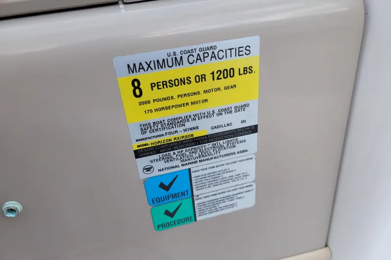 Slide: The Image of Capacity label on 1997 Four Winns 180 Horizon boat, seating 8 or 1200 lbs. - 14