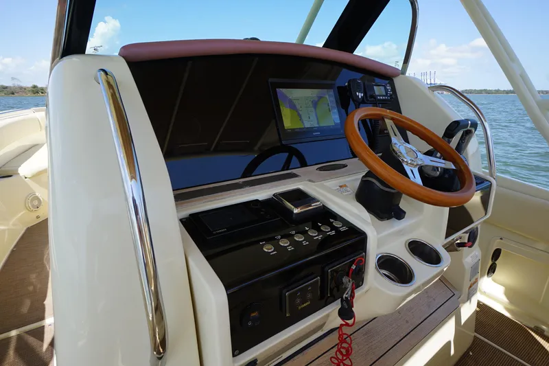 Slide: The Image of Chris-Craft 34- Catalina Grace- Helm - 10