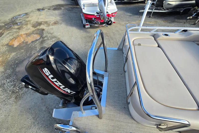 Slide: The Image of 2020 Avalon LSZ VRB 24' pontoon boat with Suzuki outboard motor. - 42