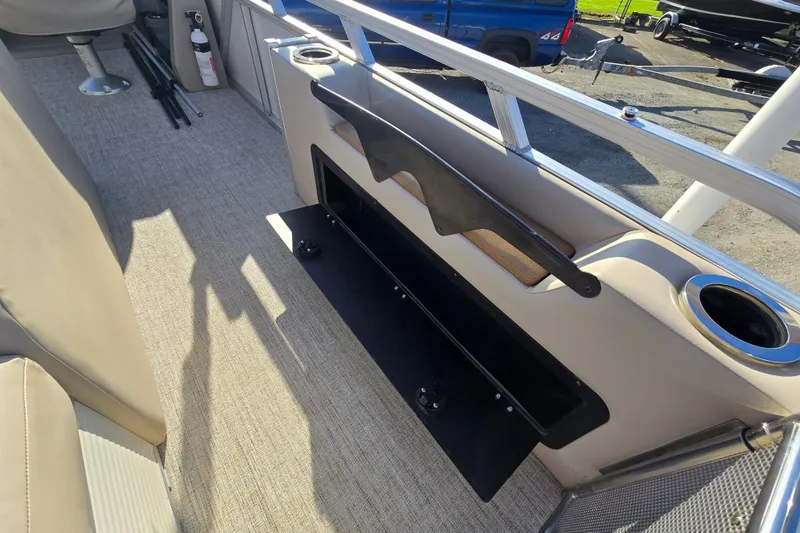 Slide: The Image of 2020 Avalon LSZ VRB 24' boat interior with seating and cup holders. - 45