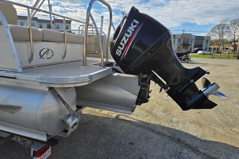 Slide: The Image of 2020 Avalon LSZ VRB 24' pontoon boat with Suzuki outboard motor. - 5