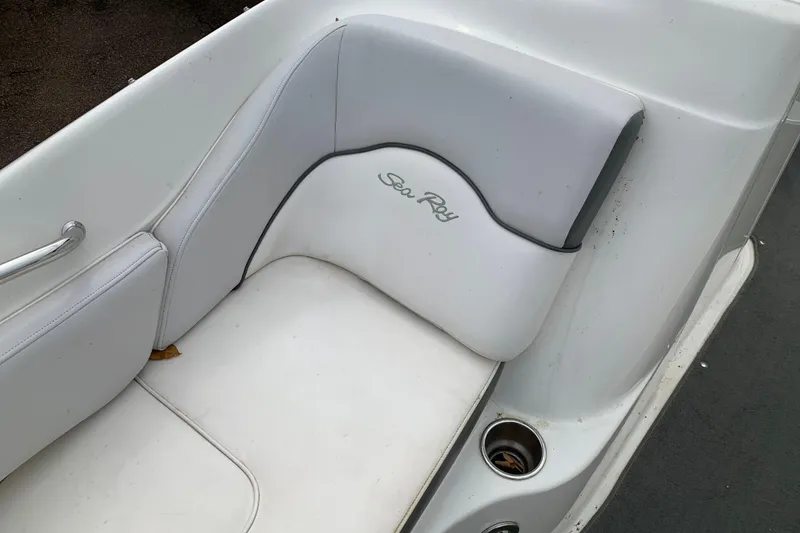 Slide: The Image of White seating area on a 2012 Sea Ray 200 Sundeck boat. - 13