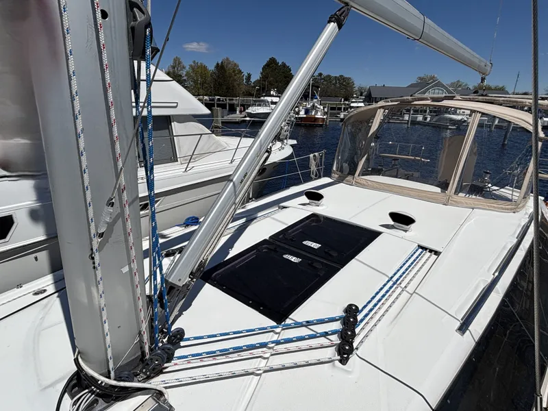 Slide: The Image of 2016 Marlow-Hunter 37 sailboat in harbor, close-up of deck. - 19