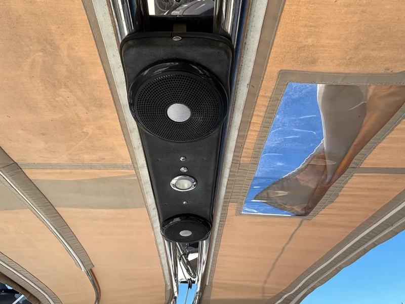 Slide: The Image of Speakers and light on Marlow-Hunter 37 sailboat, year 2016. - 40
