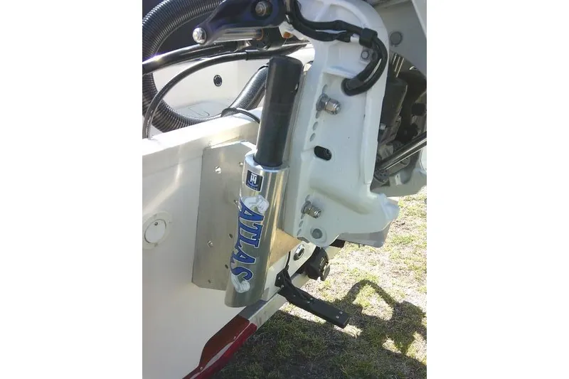 Slide: The Image of 2024 Carolina Skiff 21 LS boat with Atlas hydraulic jack plate detail. - 13