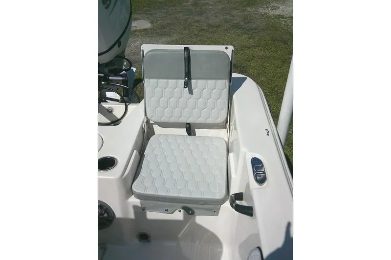 Slide: The Image of 2024 Carolina Skiff 21 LS boat seat with hexagonal pattern upholstery. - 28