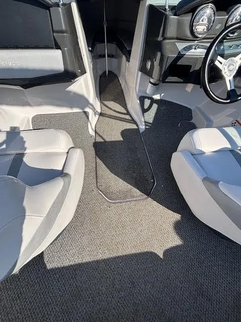 Slide: The Image of Four Winns HORIZON 180 OPEN BOW 2015 - 7