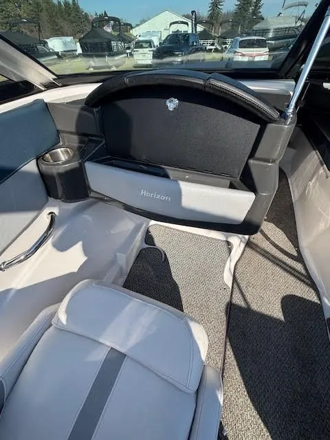 Slide: The Image of Four Winns HORIZON 180 OPEN BOW 2015 - 9