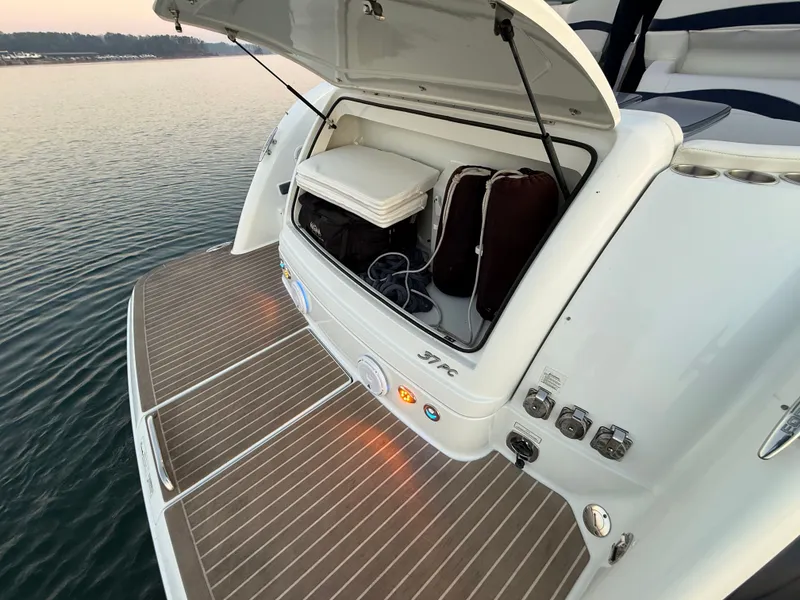 Slide: The Image of Formula 37 Performance Cruiser 2015 - 31