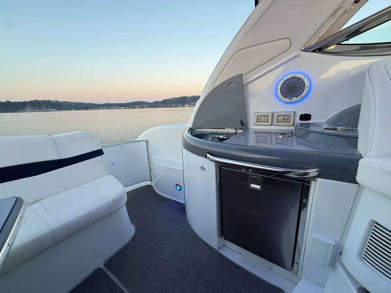 Slide: The Image of Formula 37 Performance Cruiser 2015 - 36