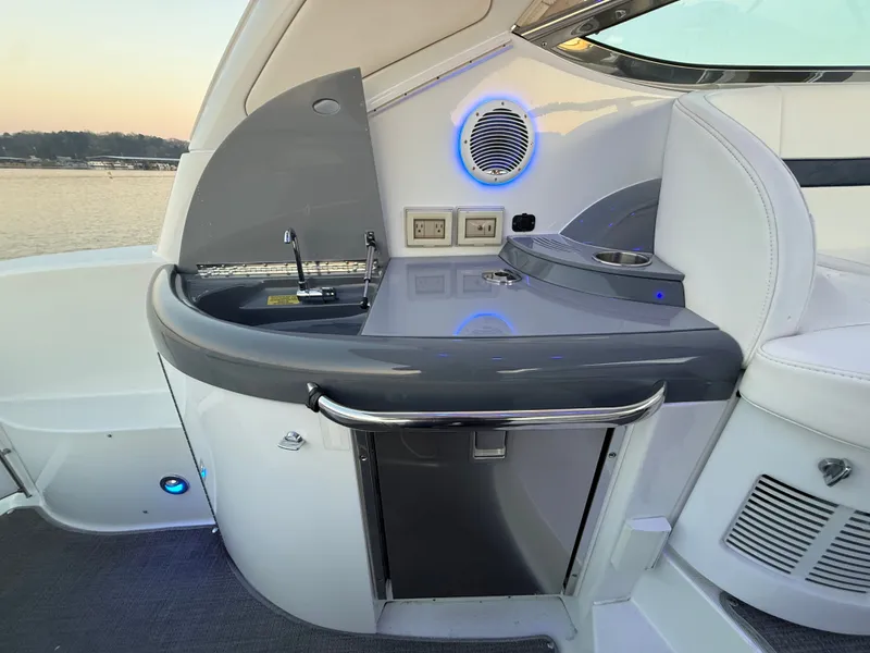 Slide: The Image of Formula 37 Performance Cruiser 2015 - 37
