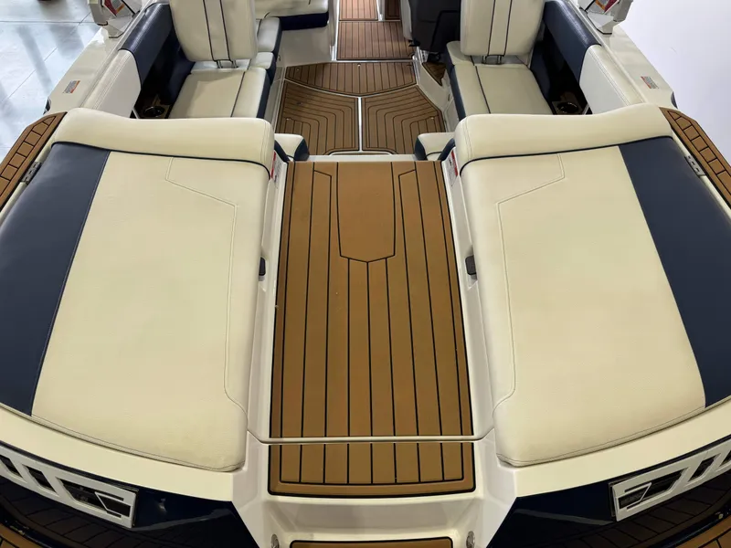 Slide: The Image of Nautique Super Air Nautique 230 2019 - 10