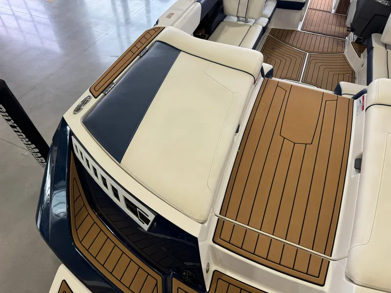 Slide: The Image of Nautique Super Air Nautique 230 2019 - 12