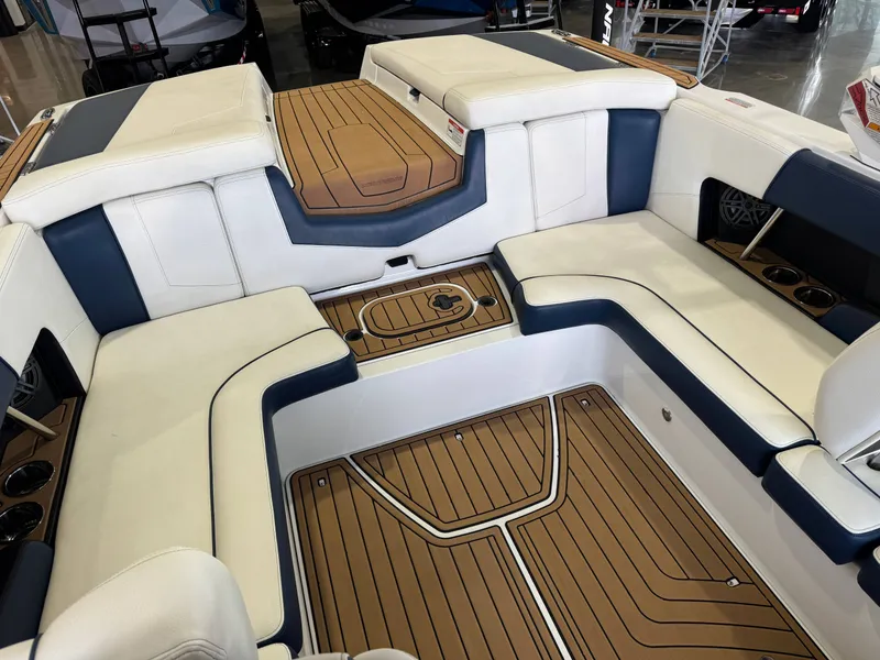 Slide: The Image of Nautique Super Air Nautique 230 2019 - 16