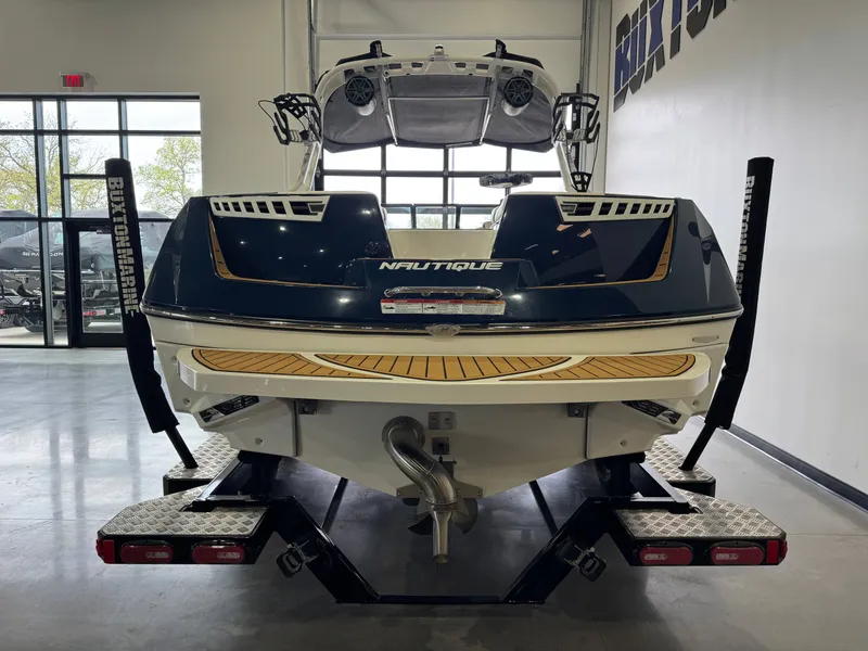 Slide: The Image of Nautique Super Air Nautique 230 2019 - 6