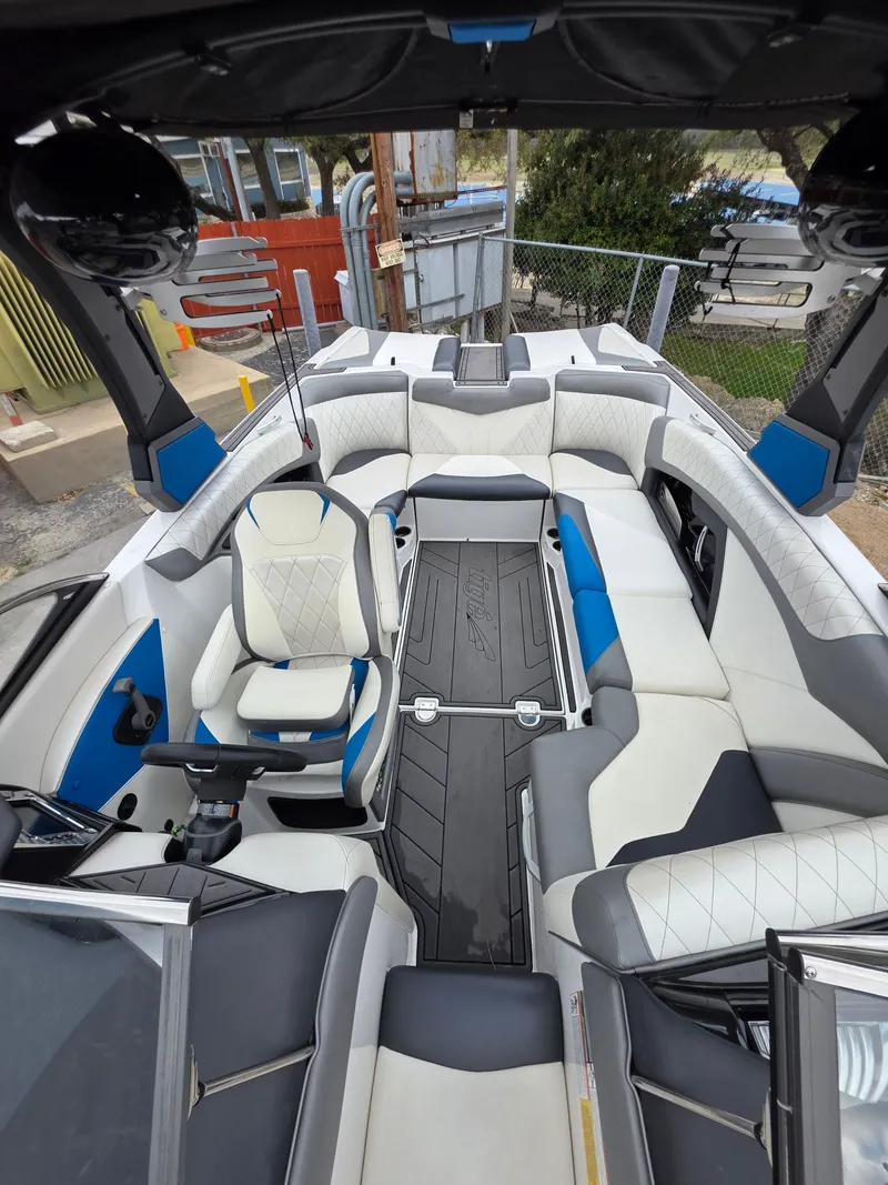 Slide: The Image of Tig Z3 2017 - 4