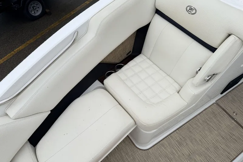 Slide: The Image of Luxurious white seating on a 2019 Cobalt R5 Surf boat, showcasing premium upholstery. - 32