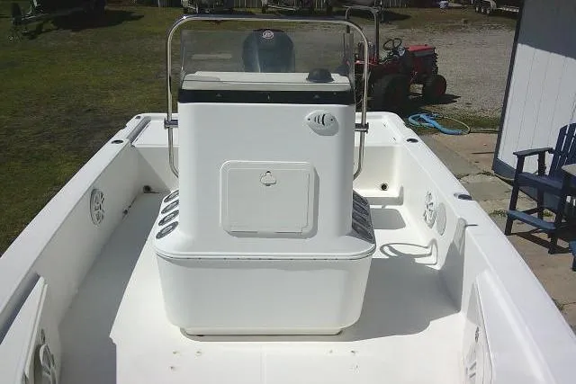 Slide: The Image of 2005 Century 2201 Bay Boat interior with center console and seating. - 15