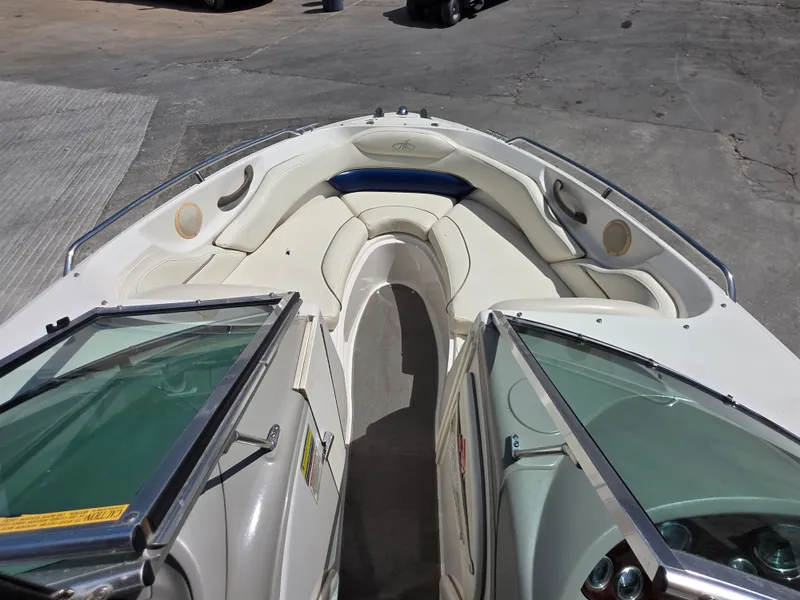 Slide: The Image of Interior view of a 2003 Monterey 208SI Montura boat. - 6