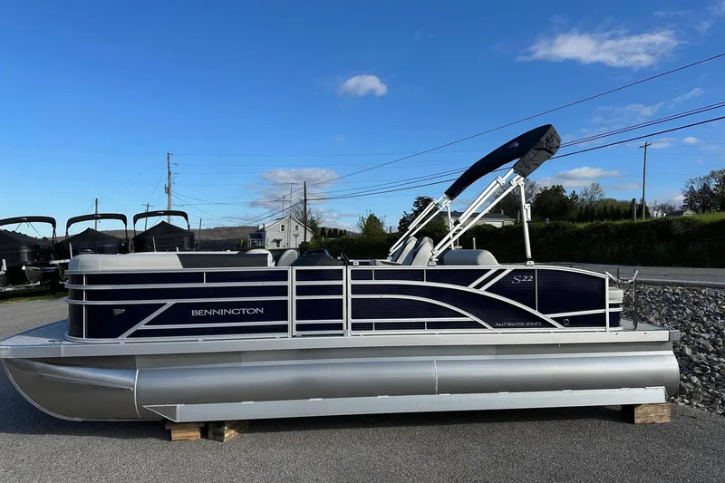 Slide: The Image of 2026 Bennington 22 SSB SwingBack pontoon boat with Yamaha 90 Hp engine, in stock. - 31