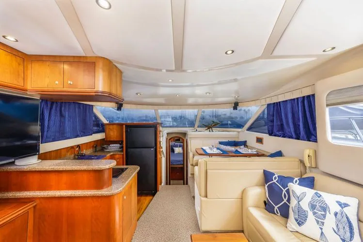 Slide: The Image of 2001 Cruisers 4450 - Image 10 - 10