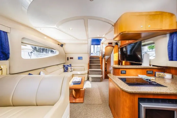 Slide: The Image of 2001 Cruisers 4450 - Image 12 - 12