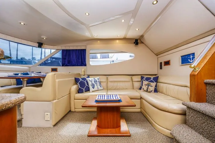 Slide: The Image of 2001 Cruisers 4450 - Image 13 - 13