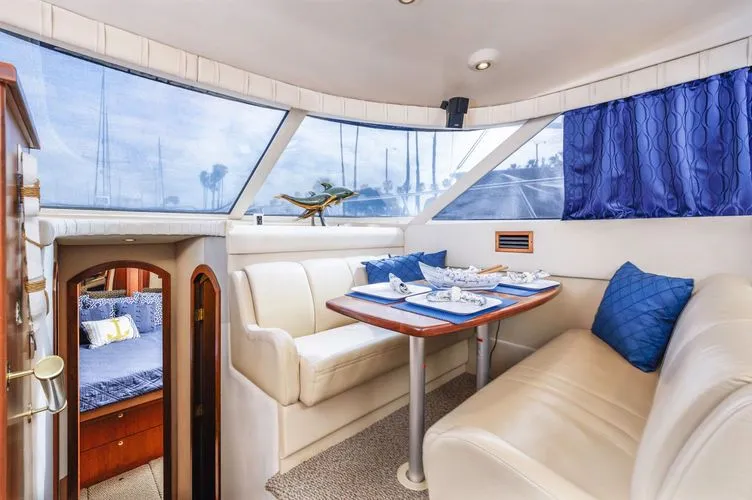 Slide: The Image of 2001 Cruisers 4450 - Image 15 - 15