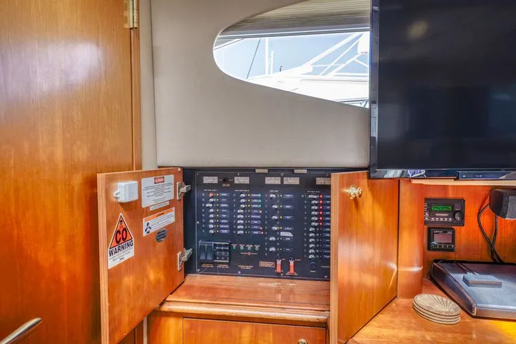 Slide: The Image of 2001 Cruisers 4450 - Image 32 - 32