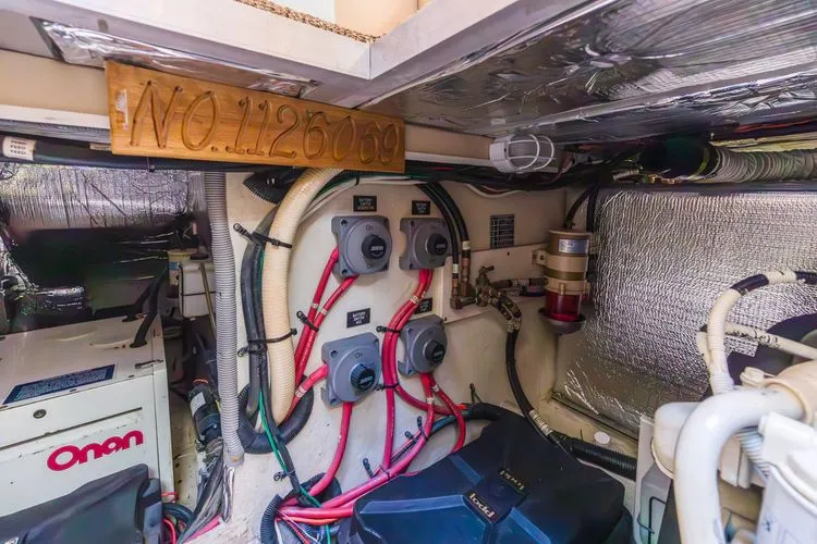 Slide: The Image of 2001 Cruisers 4450 - Image 38 - 38