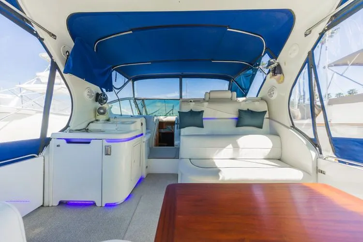 Slide: The Image of 2001 Cruisers 4450 - Image 5 - 5