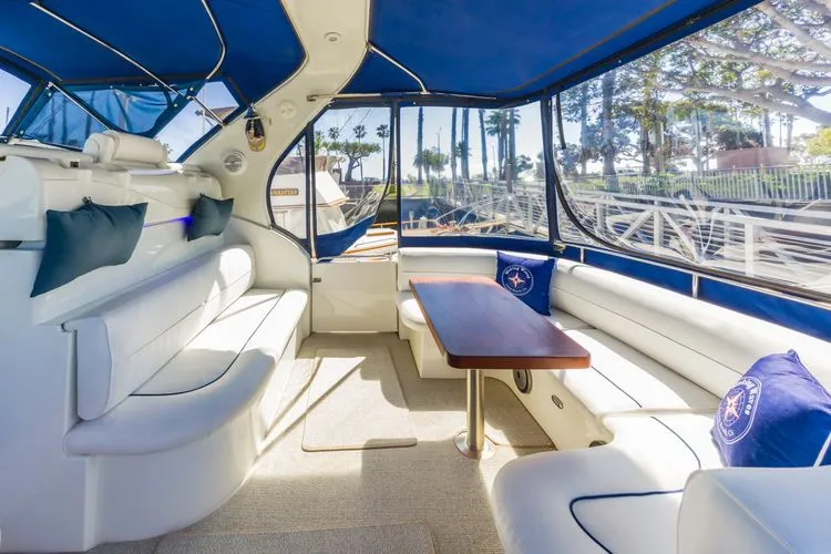 Slide: The Image of 2001 Cruisers 4450 - Image 7 - 7