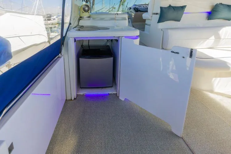 Slide: The Image of 2001 Cruisers 4450 - Image 9 - 9