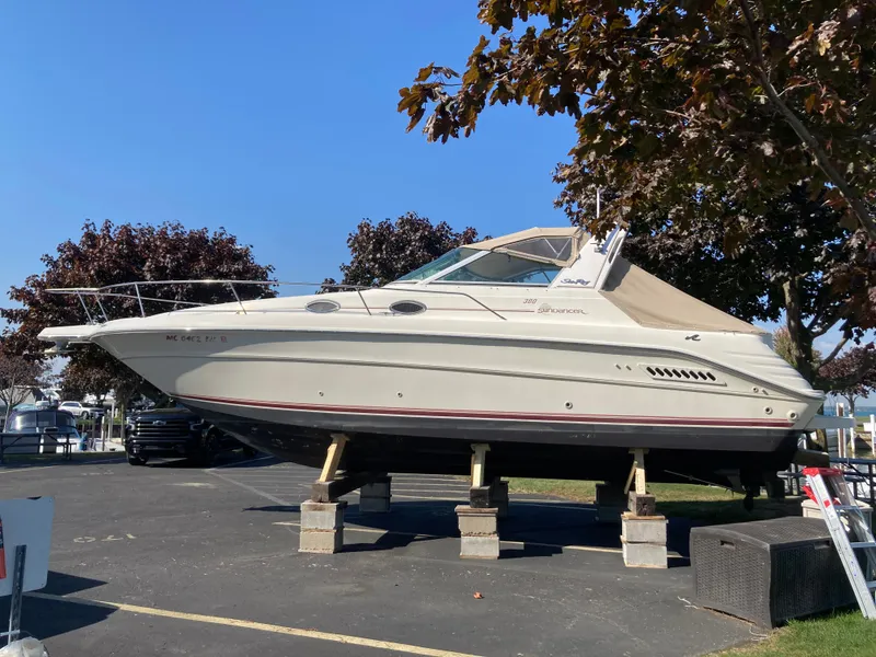 Slide: The Image of Sea Ray 300 Sundancer 1995 - 2