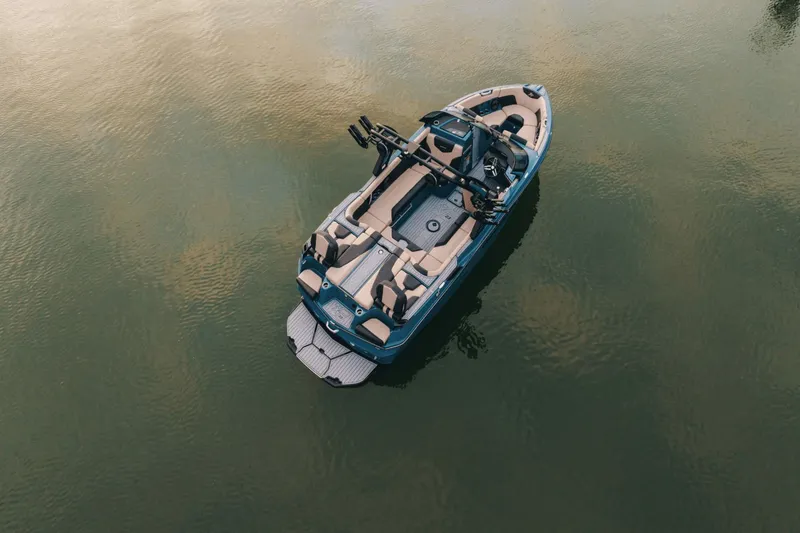 Slide: The Image of MasterCraft XT23 2025 - 24