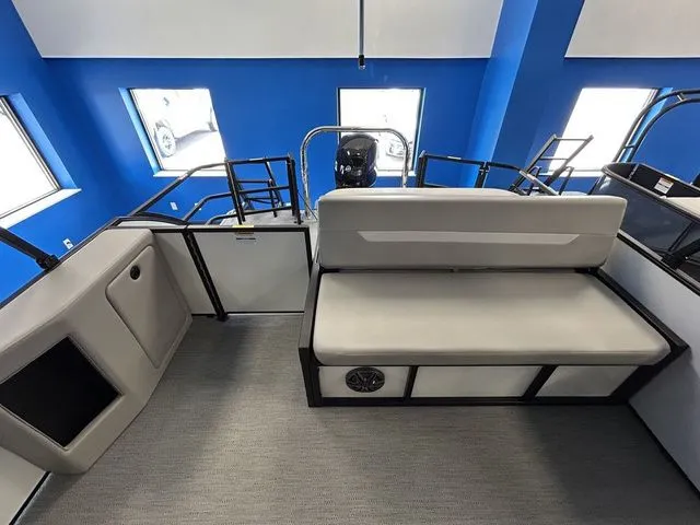 Slide: The Image of Godfrey Xperience 2286 SFLX 27" Impact Center Tube Package 2026 - 22