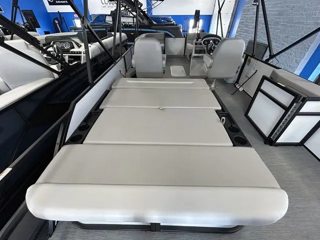 Slide: The Image of Godfrey Xperience 2286 SFLX 27" Impact Center Tube Package 2026 - 25