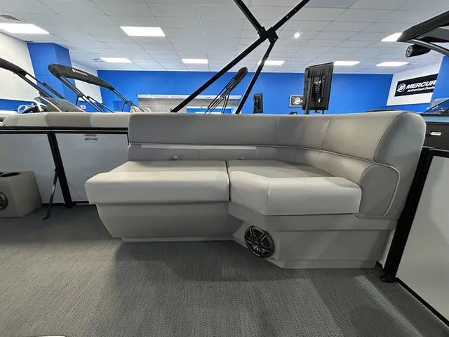 Slide: The Image of Godfrey Xperience 2286 SFLX 27" Impact Center Tube Package 2026 - 4