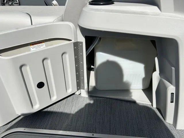 Slide: The Image of Godfrey Sweetwater 2286 FS 27" iMPACT Center Tube Package 2026 - 12