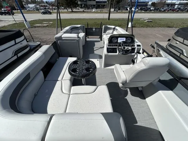 Slide: The Image of Godfrey Sweetwater 2286 FS 27" iMPACT Center Tube Package 2026 - 13