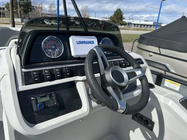 Slide: The Image of Godfrey Sweetwater 2286 FS 27" iMPACT Center Tube Package 2026 - 15