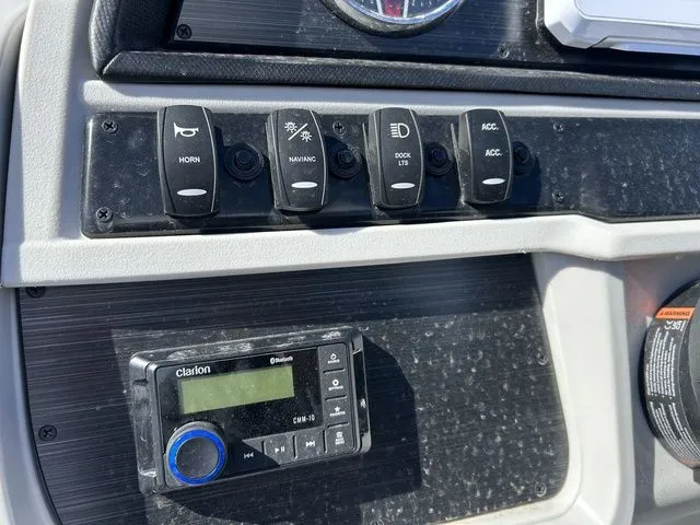 Slide: The Image of Godfrey Sweetwater 2286 FS 27" iMPACT Center Tube Package 2026 - 17