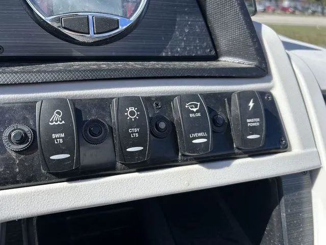 Slide: The Image of Godfrey Sweetwater 2286 FS 27" iMPACT Center Tube Package 2026 - 18