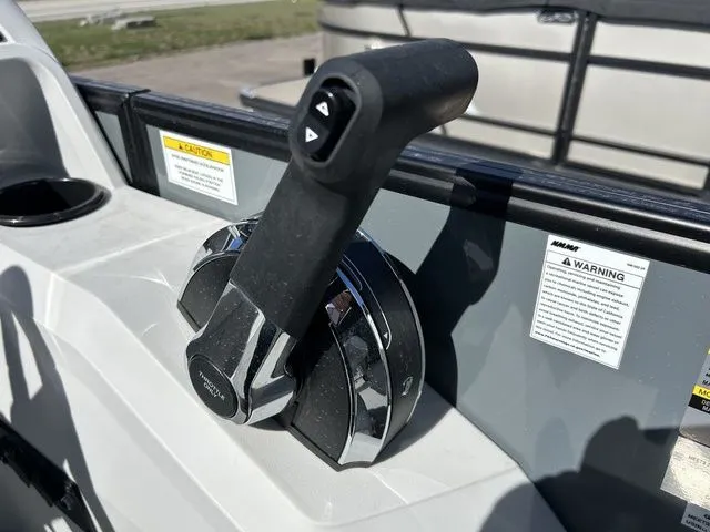 Slide: The Image of Godfrey Sweetwater 2286 FS 27" iMPACT Center Tube Package 2026 - 21