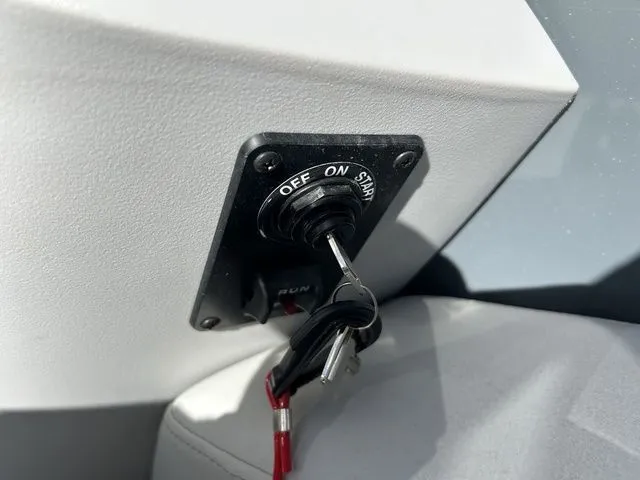 Slide: The Image of Godfrey Sweetwater 2286 FS 27" iMPACT Center Tube Package 2026 - 22