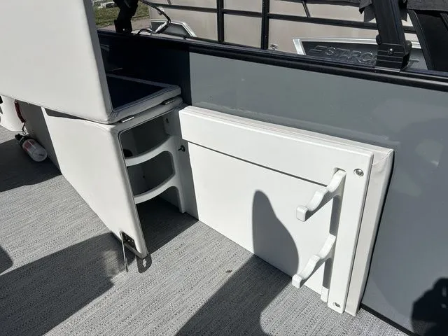 Slide: The Image of Godfrey Sweetwater 2286 FS 27" iMPACT Center Tube Package 2026 - 31