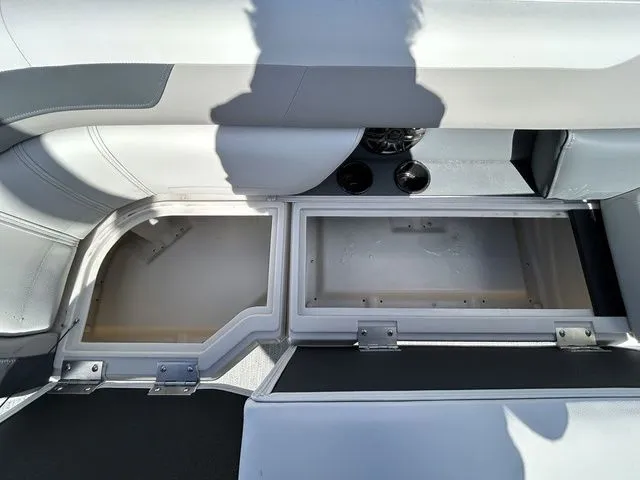 Slide: The Image of Godfrey Sweetwater 2286 FS 27" iMPACT Center Tube Package 2026 - 9