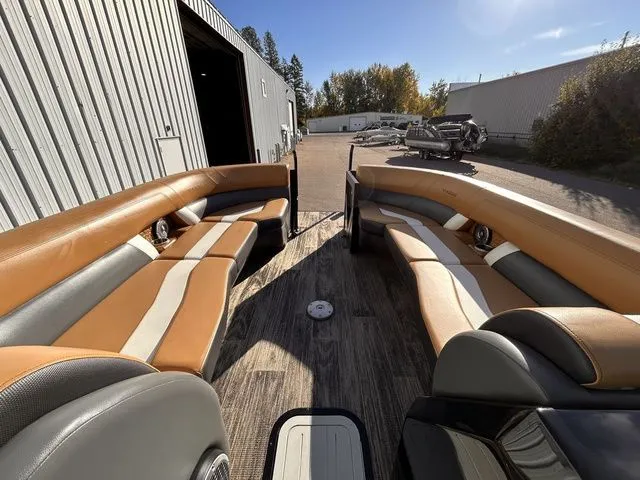 Slide: The Image of Viaggio By Misty Harbor Diamante S D26S 2023 - 10