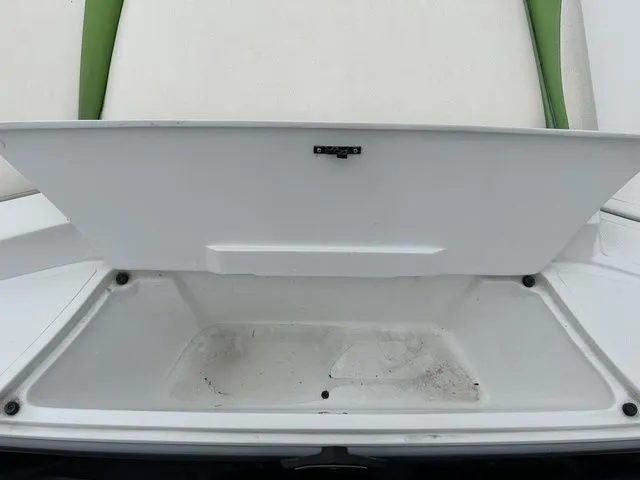 Slide: The Image of Tigé R20 2011 - 12