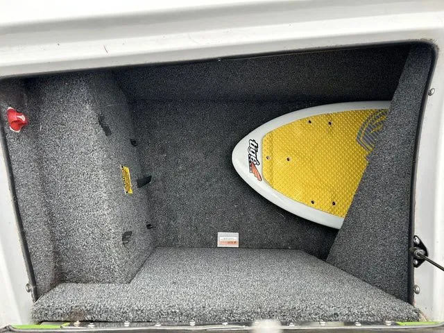 Slide: The Image of Tigé R20 2011 - 13